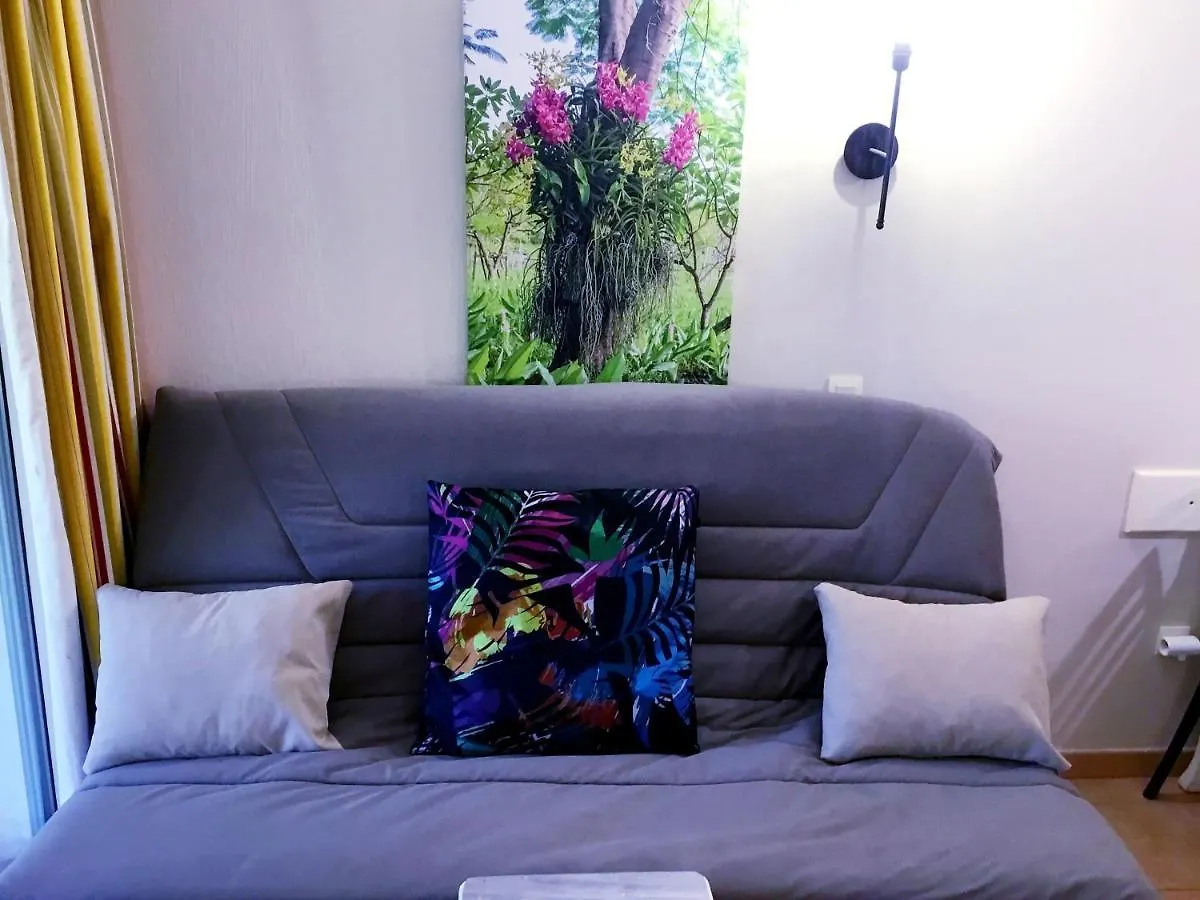 Appartement Les Ecrins de la Badine - hameaux à Hyères 0*,  France
